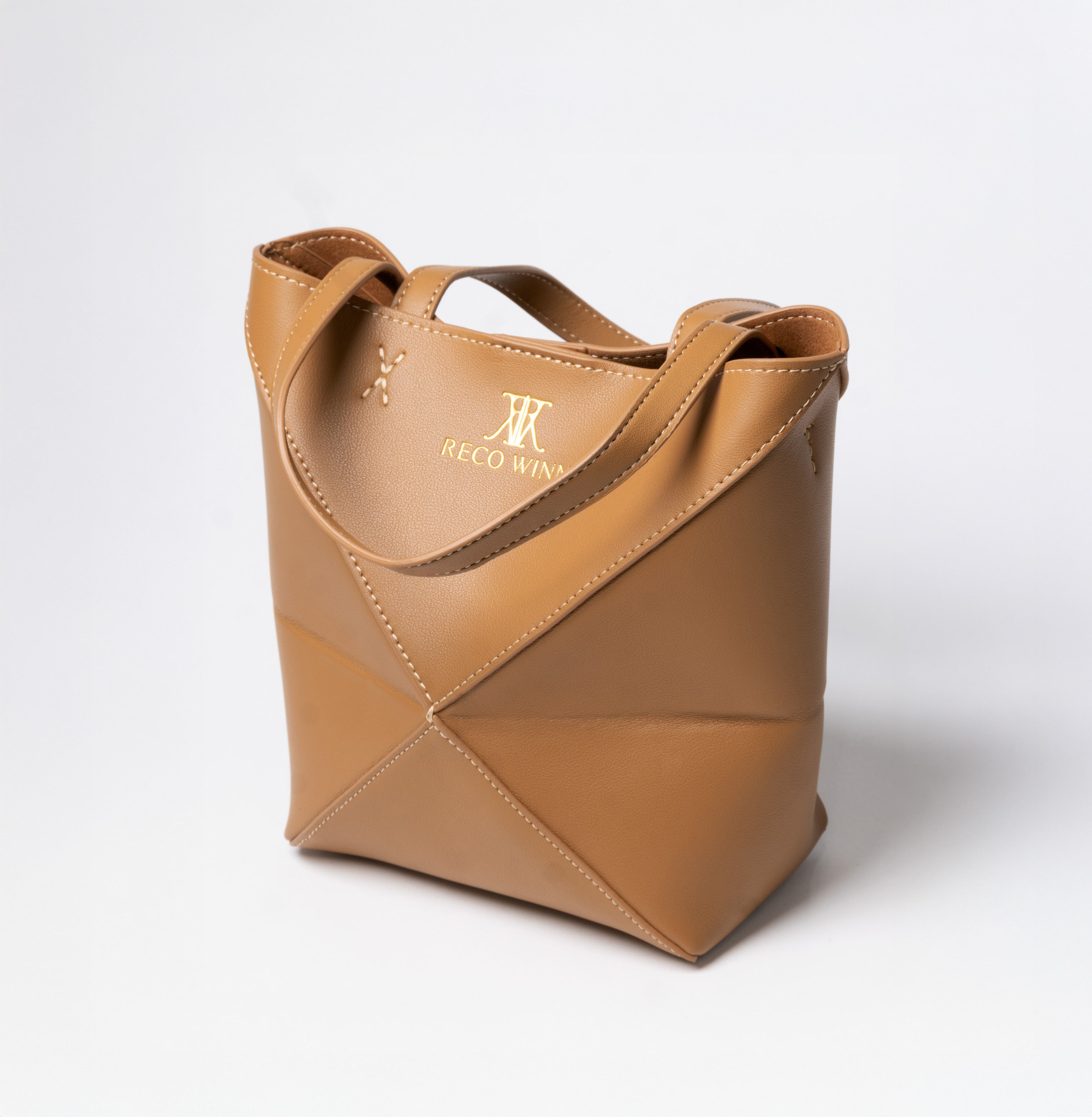 Hobo Bag in Camel